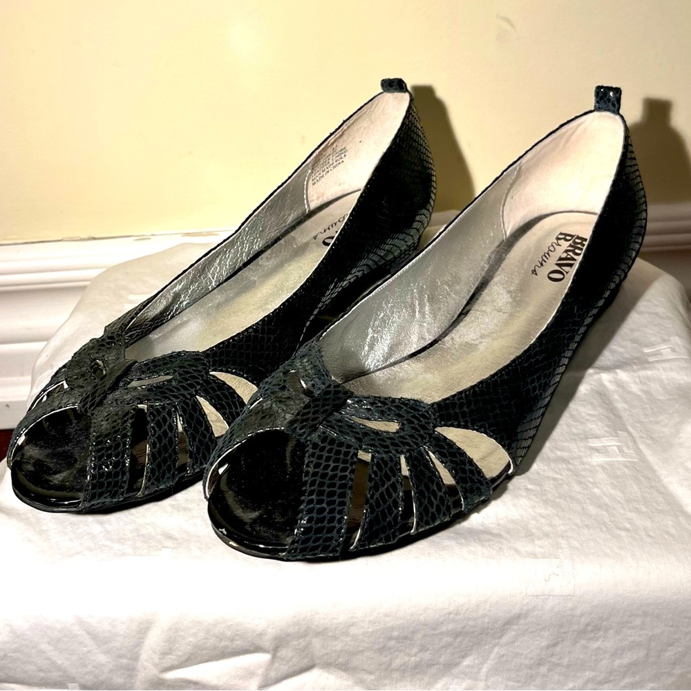 🔵BOGO Bravo Browns open toe black low heel Size 8.5